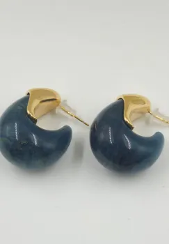 Cercei aurii in forma de picatura cu tija din argint 925 si rasina albastra imagine