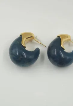 Cercei aurii in forma de picatura cu tija din argint 925 si rasina albastra imagine