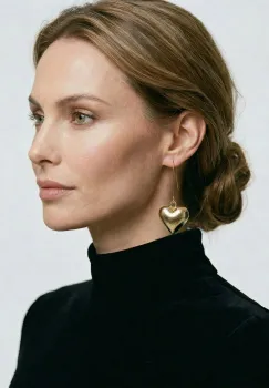 Cercei aurii lungi cu inima si tija din argint 925 eleganti imagine