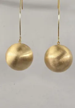 Cercei aurii lungi cu sfera mata si design minimalist elegant, cu tija din argint 925 imagine