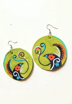 Cercei handmade din piele naturala olive ,pictati manual,unicat imagine