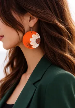 Cercei handmade ,din piele portocalie naturala  ,pictati manual cu crizanteme ,unicat imagine