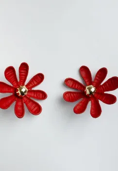 Cercei in forma de floare cu multe petale, rosu mat imagine