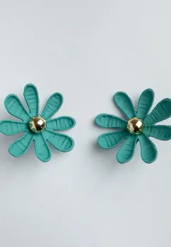 Cercei in forma de floare cu multe petale, verde mat imagine