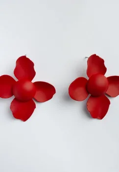 Cercei in forma de floare cu patru petale rosu mat imagine