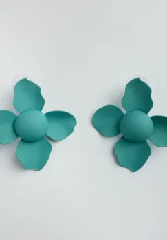 Cercei in forma de floare cu patru petale, verde mat imagine