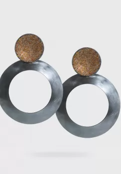 Cercei lungi cu forme circulare armonioase si cristale, din alama placata cu gun metal imagine