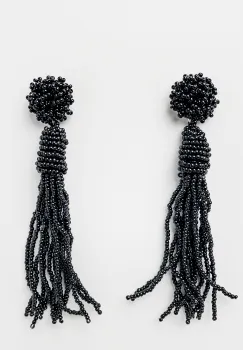 Cercei lungi in forma de ciucure cu margelute negre imagine