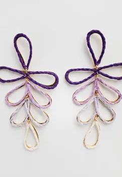 Cercei lungi si flexibili din metal auriu si celuloza, in nuante de mov si lila imagine