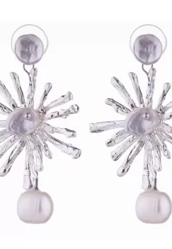 Cercei metalici argintii in forma de soare stilizat cu perle imagine