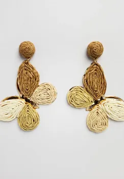 Cercei metalici aurii fluture cu aripi in nuante de bej si camel imagine