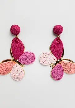 Cercei metalici aurii fluture cu aripi in nuante de roz si fucsia imagine