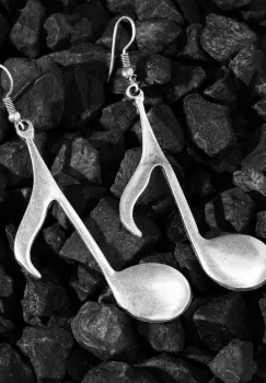 Cercei nota muzicala din zamac cu aspect lucrat manual imagine