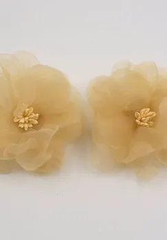 Cercei statement floare din voal bej imagine