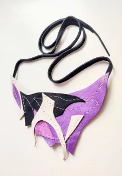 Colier asimetric din piele naturala,nuante alb si mov imagine