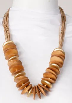 Colier cu elemente circulare din lemn si accente aurii pe fire textile bej imagine