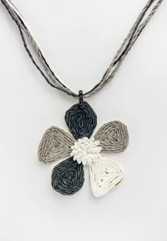 Colier cu multe siruri si floare pandant, in trei culori: alb, negru si gri imagine