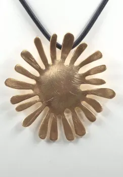 Colier dama cu pandantiv auriu statement pe silicon imagine