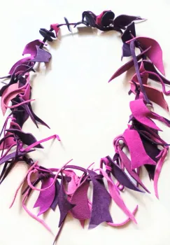 Colier din piele naturala,nuante mov roz,lucrat manual ,unicat imagine