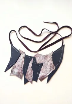 Colier din piele naturala ,unicat,festiv imagine