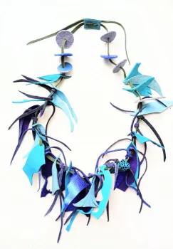 Colier handmade  din piele naturala, asimetric, nuante bleu turcoaz ,unicat imagine