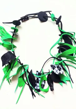 Colier handmade  din piele naturala, asimetric, nuante verde ,negru de efect imagine