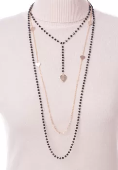 Colier lung cu 3 siruri cu inimi metalice aurii si lanturi cu margelute negre imagine