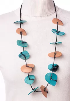 Colier lung, cu elemente diverse agatate, turcoaz si bej imagine