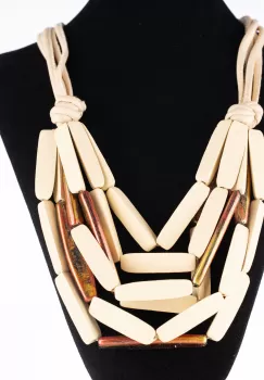 Colier multicolor din lemn bej deschis mat imagine