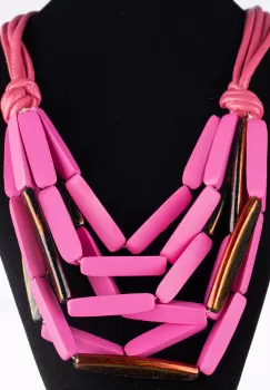 Colier multicolor din lemn fucsia mat imagine