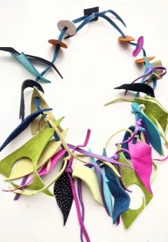 Colier multicolor handmade din piele naturala, asimetric, unicat imagine