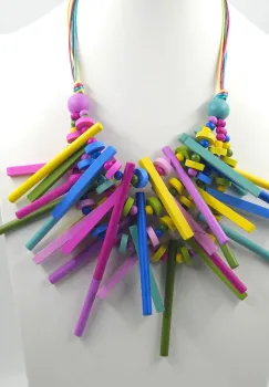 Colier reglabil cu elemente lungi din lemn multicolore in culori vibrante imagine