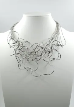 Colier scurt statement din multe siruri, cu bucle in cascada, argintiu imagine