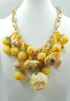 Colier statement cu flori decorative 3D in nuante de galben ,   design artistic imagine