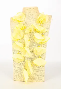 Colier statement galben cu petale textile de mac 3D din organza - design artistic italian imagine