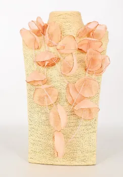Colier statement roz pudra cu petale textile de mac 3D din organza - design artistic italian imagine