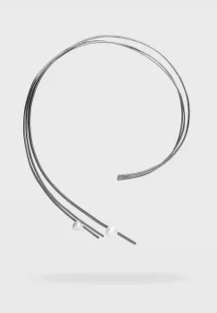 Colier triplu rigid Buttress cu perla, din alama placat cu gun metal imagine