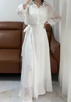 Compleu din vascoza si bumbac, creponate cu camasa si fusta petrecuta, alb imagine