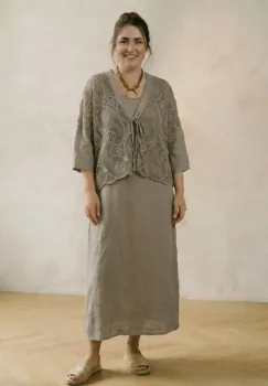 Compleu rochie lunga din in cu blazer dantelat si croi lejer boem elegant, bej inchis imagine