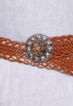 Curea impletita din piele naturala lucrata manual cu catarama metalica decorativa, portocaliu imagine