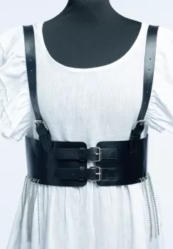 Curea neagra cu catarame argintii si bretele din imitatie piele, cu margele metalice lungi imagine