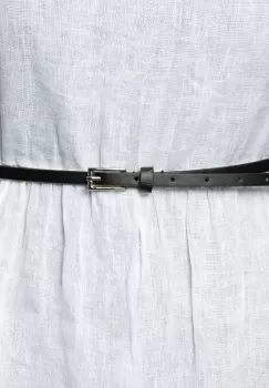 Curea subtire neagra de 0.9 cm, din piele ecologica cu catarama metalica argintie dreptunghiulara imagine