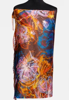 Esarfa cashmere cu fir din lurex, flori stilizate pe fond maron imagine