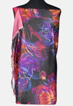 Esarfa cashmere cu fir din lurex, flori stilizate pe fond negru imagine