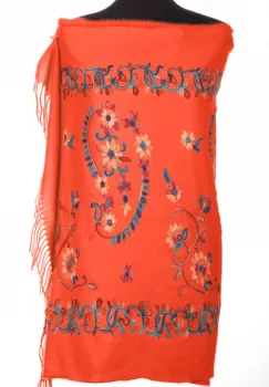 Esarfa cashmere cu model floral brodat pe fond corai imagine
