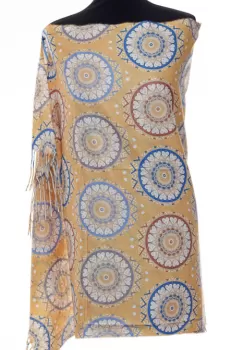 Esarfa casmir cu imprimeu mandale si inimi pe fond galben imagine