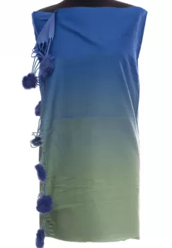 Esarfa din casmir cu fata dubla si ciucuri din blanita naturala, degrade-albastru imagine