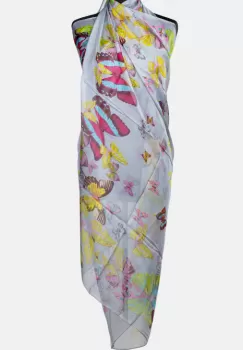 Esarfa dreptunghiulara tip pareo, cu fluturi pe fond gri deschis, din matase si vascoza imagine