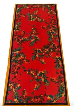 Esarfa dreptunghiulara tip pareo, cu imprimeu floral pe fond rosu imagine