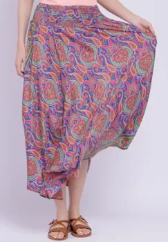 Fusta ampla din matase indiana cu flori roz si fucsia pe fond albastru imagine